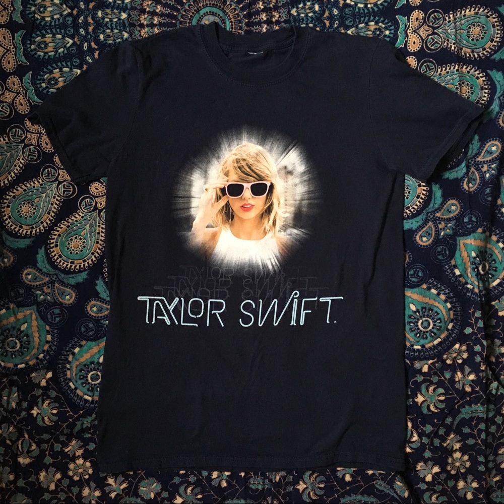 🕶💋Taylor Swift “1989” Tour Shirt💋🕶